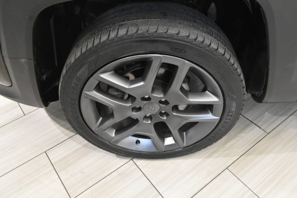 2020 Jeep Renegade Altitude 4x4 4dr SUV, Black, Mileage: 69,908 - photo 9