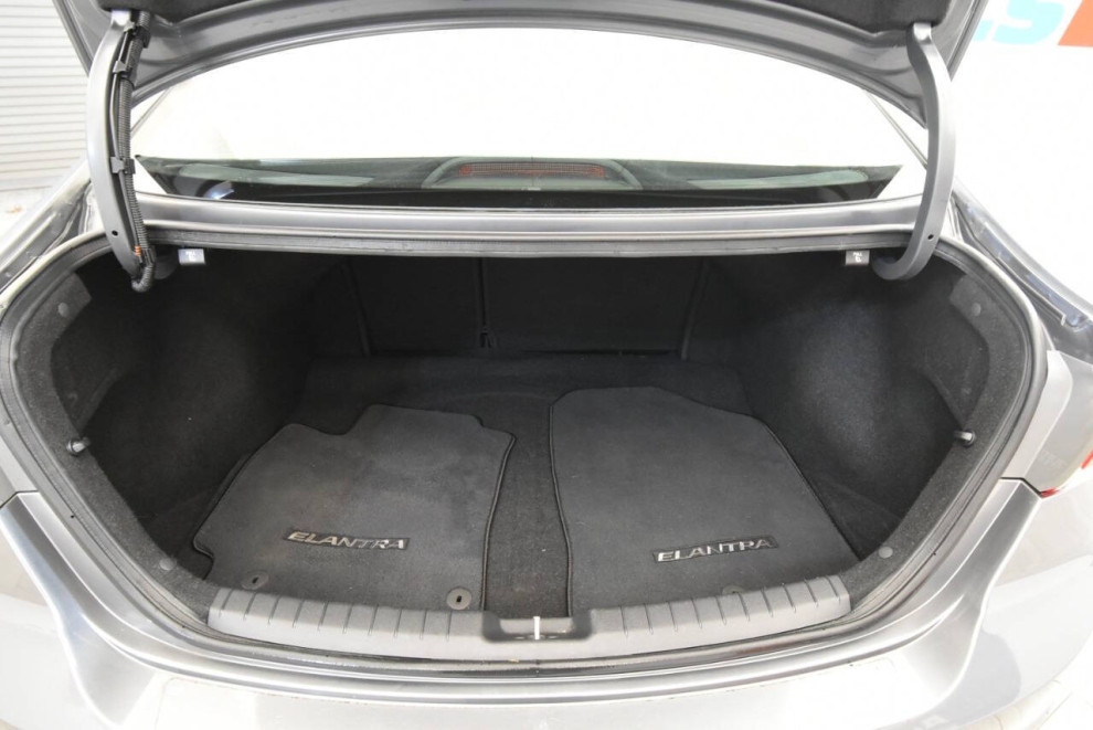 2018 Hyundai Elantra SEL 4dr Sedan (US), Gray, Mileage: 53,794 - photo 29