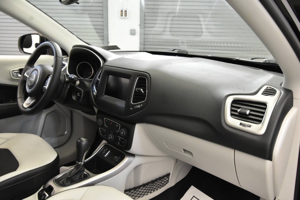 2019 Jeep Compass Latitude 4dr SUV, Black, Mileage: 83,499 - photo 15