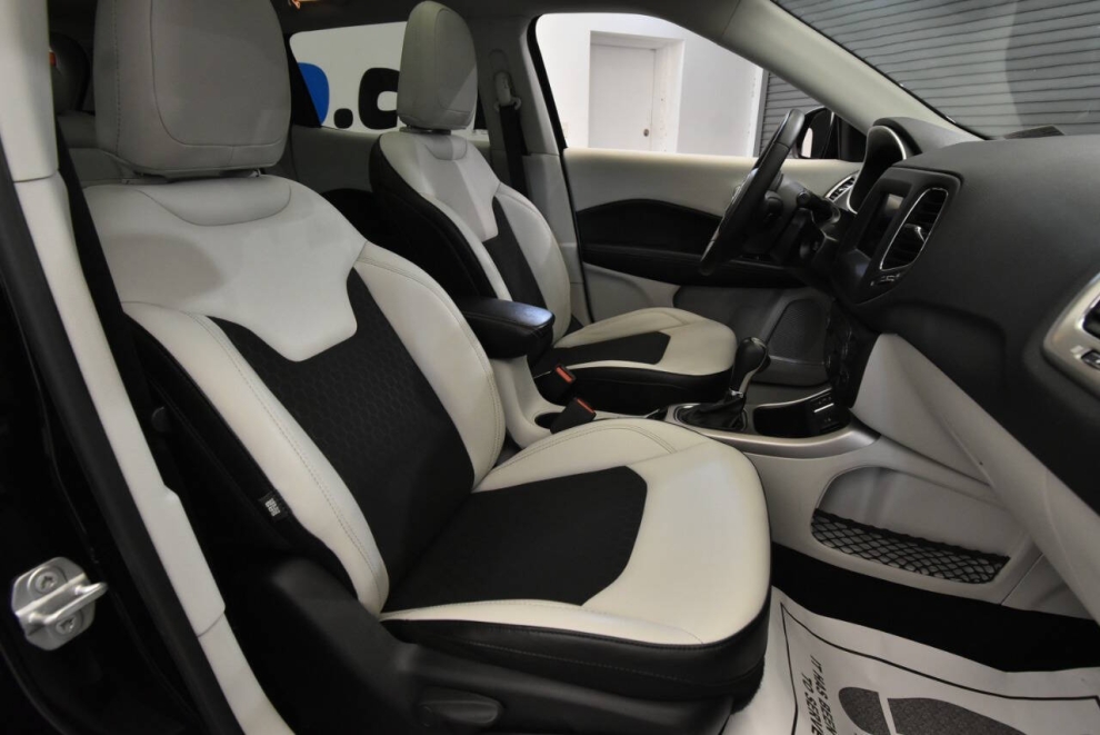 2019 Jeep Compass Latitude 4dr SUV, Black, Mileage: 83,499 - photo 16