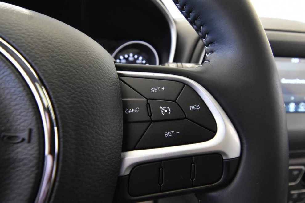 2019 Jeep Compass Latitude 4dr SUV, Black, Mileage: 83,499 - photo 27