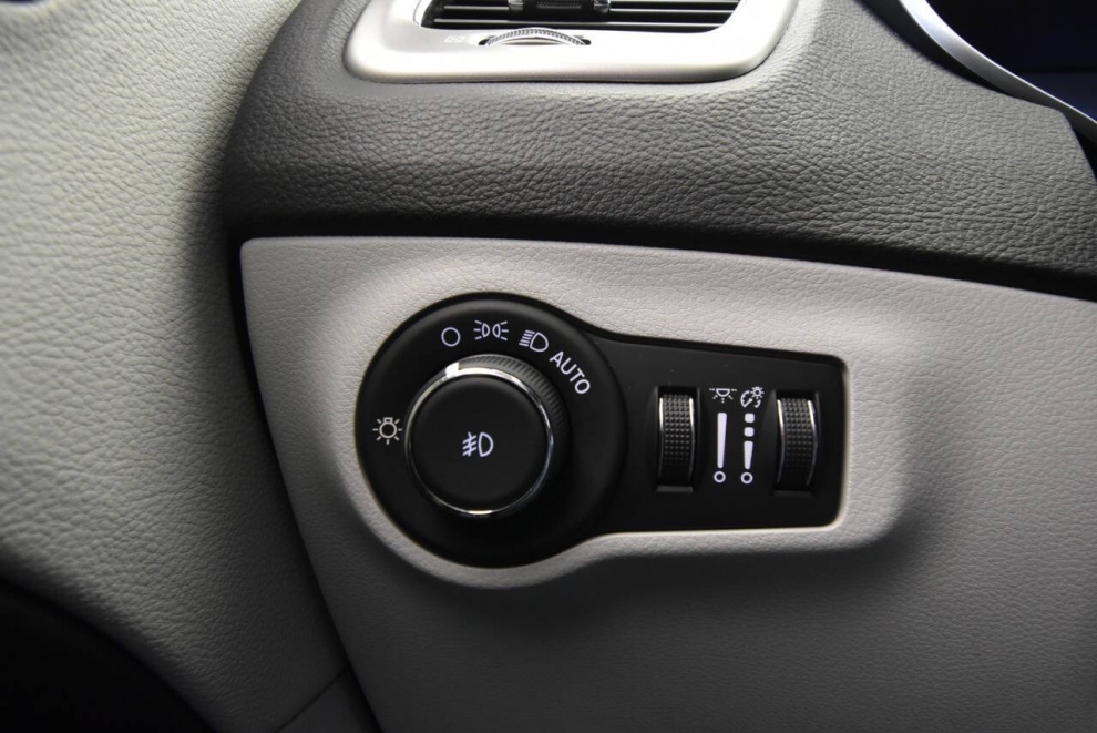 2019 Jeep Compass Latitude 4dr SUV, Black, Mileage: 83,499 - photo 29