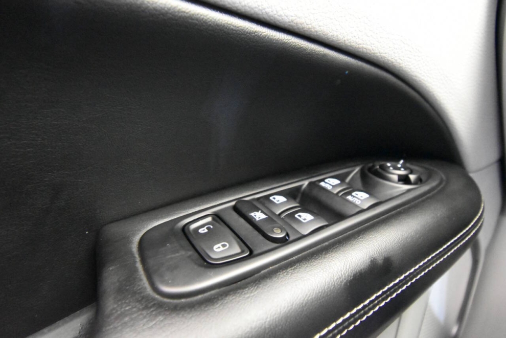 2019 Jeep Compass Latitude 4dr SUV, Black, Mileage: 83,499 - photo 30