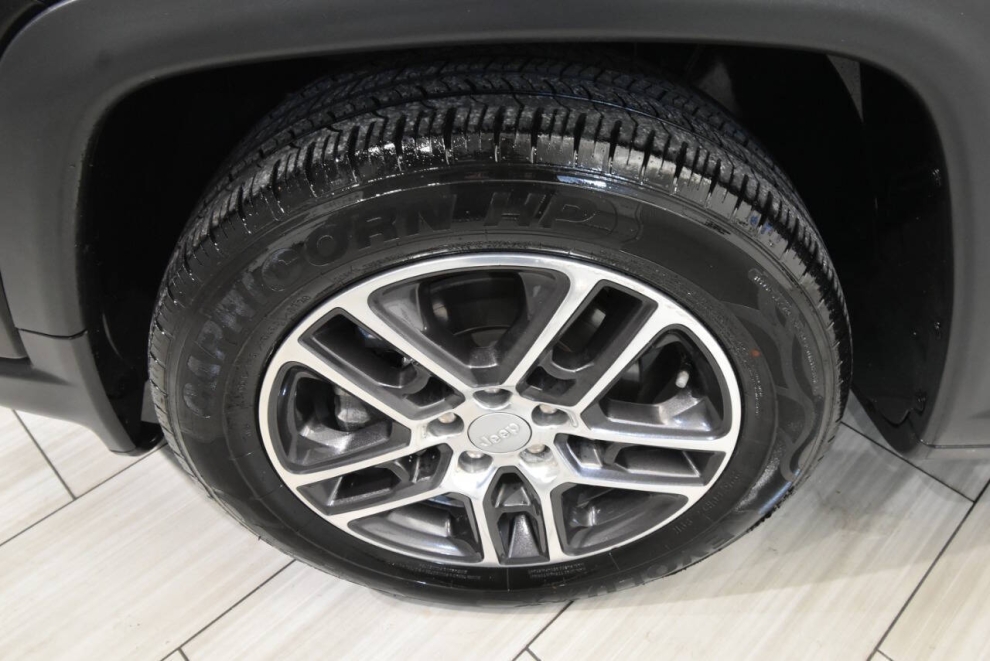 2019 Jeep Compass Latitude 4dr SUV, Black, Mileage: 83,499 - photo 9