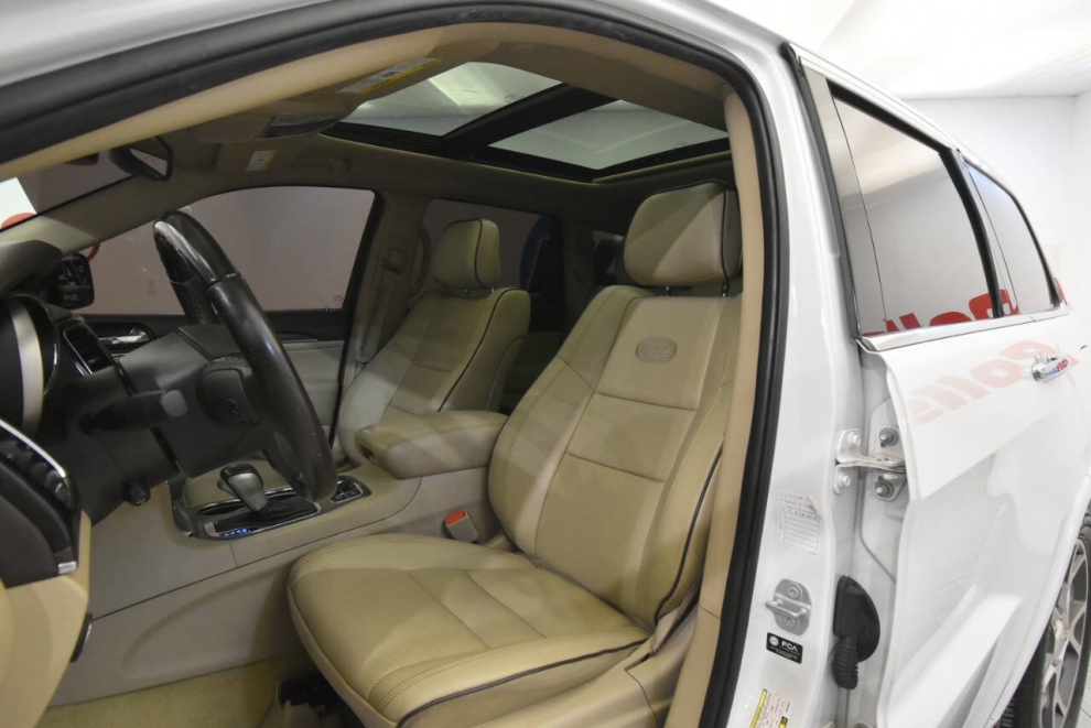 2021 Jeep Grand Cherokee Overland 4x4 4dr SUV, White, Mileage: 83,642 - photo 10