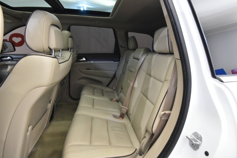 2021 Jeep Grand Cherokee Overland 4x4 4dr SUV, White, Mileage: 83,642 - photo 13