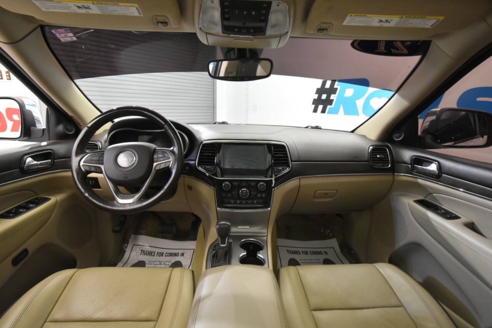 2021 Jeep Grand Cherokee Overland 4x4 4dr SUV, White, Mileage: 83,642 - photo 17