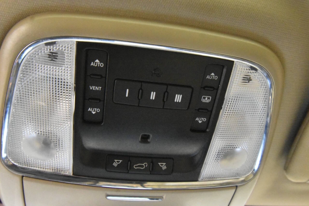 2021 Jeep Grand Cherokee Overland 4x4 4dr SUV, White, Mileage: 83,642 - photo 22