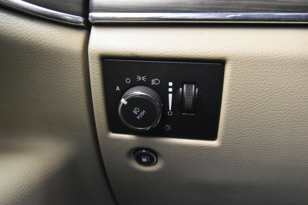 2021 Jeep Grand Cherokee Overland 4x4 4dr SUV, White, Mileage: 83,642 - photo 28