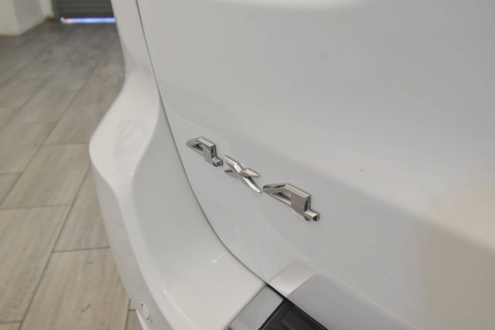 2021 Jeep Grand Cherokee Overland 4x4 4dr SUV, White, Mileage: 83,642 - photo 31