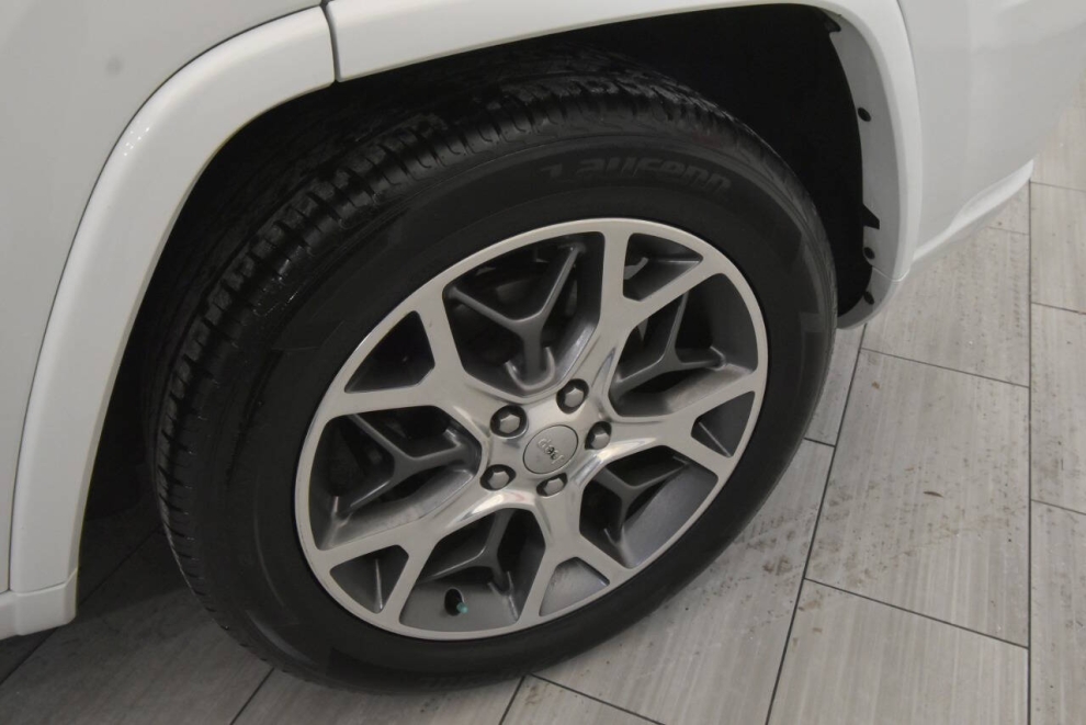 2021 Jeep Grand Cherokee Overland 4x4 4dr SUV, White, Mileage: 83,642 - photo 9