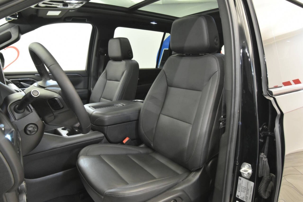 2022 Chevrolet Suburban Z71 4x4 4dr SUV, Black, Mileage: 72,266 - photo 10