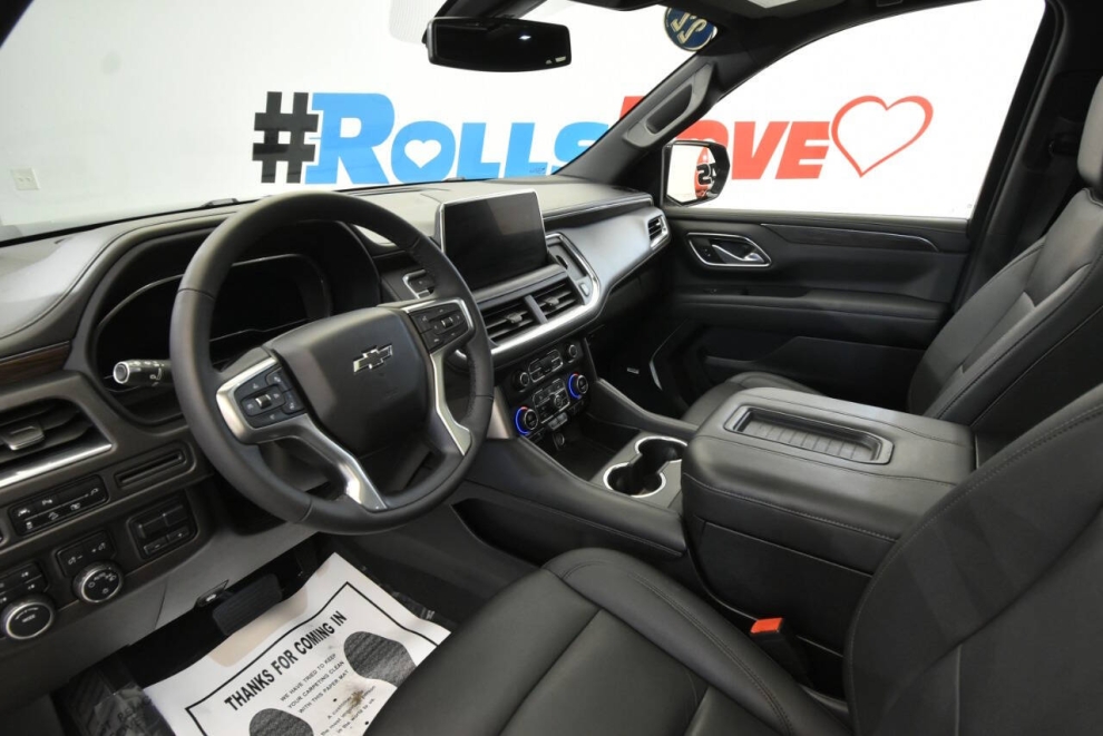 2022 Chevrolet Suburban Z71 4x4 4dr SUV, Black, Mileage: 72,266 - photo 11