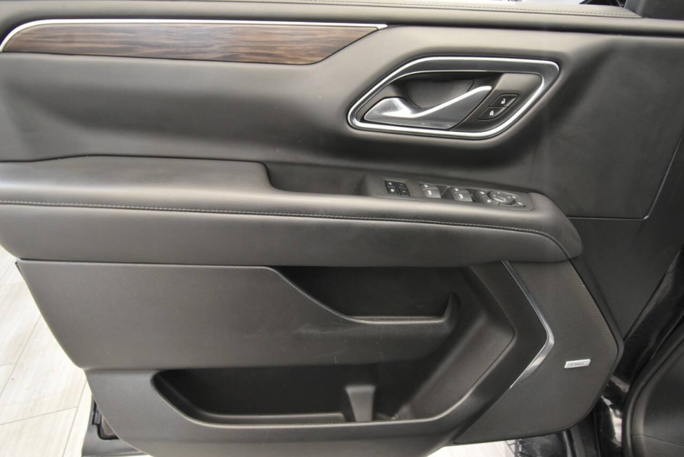 2022 Chevrolet Suburban Z71 4x4 4dr SUV, Black, Mileage: 72,266 - photo 12