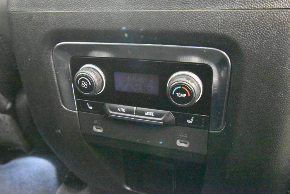 2022 Chevrolet Suburban Z71 4x4 4dr SUV, Black, Mileage: 72,266 - photo 17