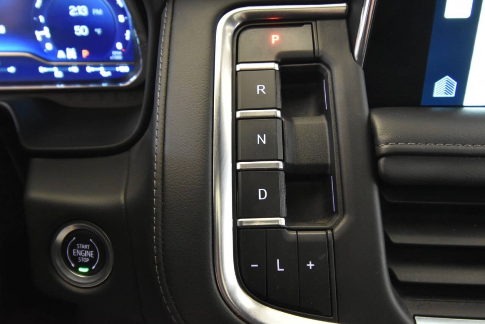 2022 Chevrolet Suburban Z71 4x4 4dr SUV, Black, Mileage: 72,266 - photo 23