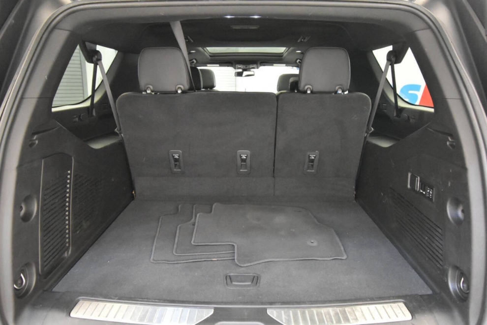 2022 Chevrolet Suburban Z71 4x4 4dr SUV, Black, Mileage: 72,266 - photo 30