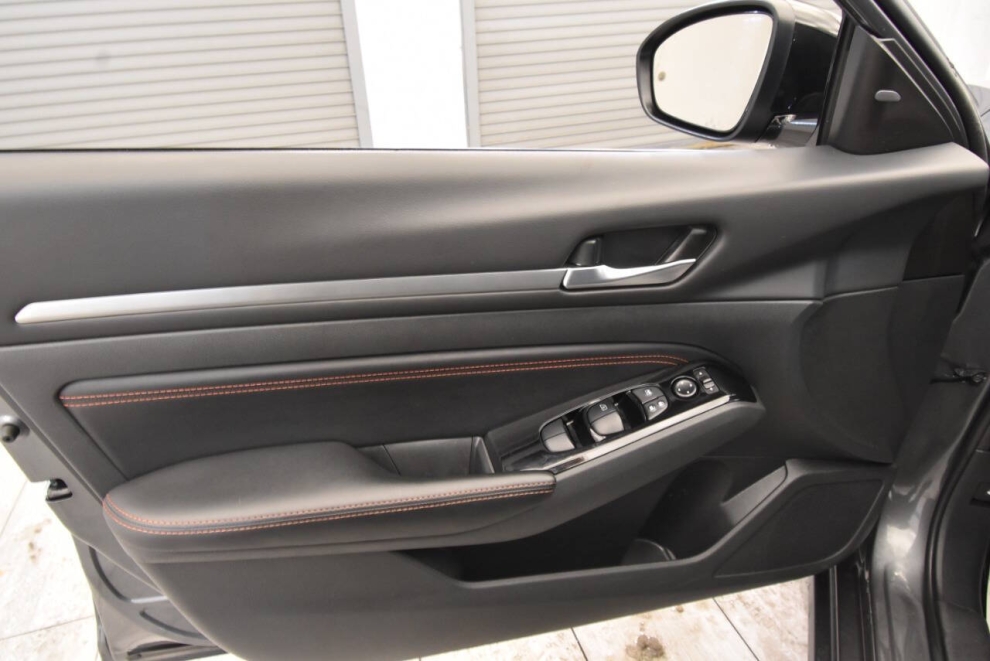 2023 Nissan Altima 2.5 SR AWD 4dr Sedan, Gray, Mileage: 46,497 - photo 12