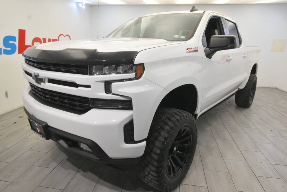 2019 Chevrolet Silverado 1500 RST 4x4 4dr Crew Cab 5.8 ft. SB, White, Mileage: 76,795 