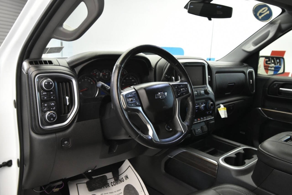 2019 Chevrolet Silverado 1500 RST 4x4 4dr Crew Cab 5.8 ft. SB, White, Mileage: 76,795 - photo 11