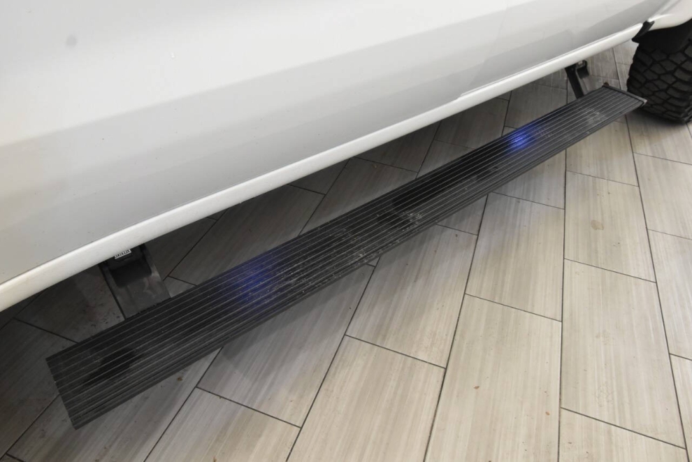 2019 Chevrolet Silverado 1500 RST 4x4 4dr Crew Cab 5.8 ft. SB, White, Mileage: 76,795 - photo 13