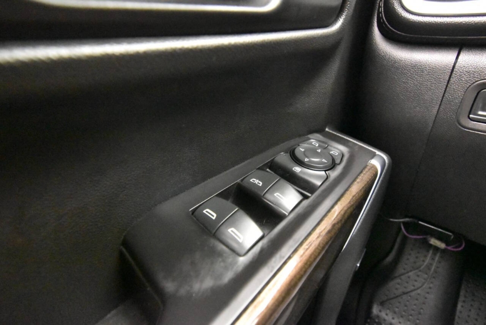 2019 Chevrolet Silverado 1500 RST 4x4 4dr Crew Cab 5.8 ft. SB, White, Mileage: 76,795 - photo 32