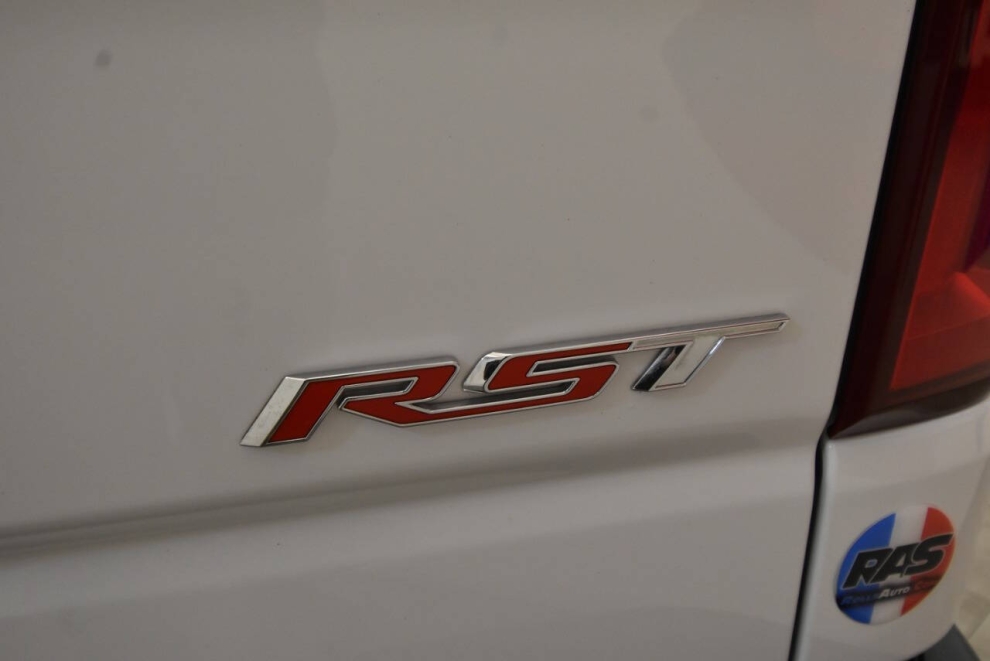 2019 Chevrolet Silverado 1500 RST 4x4 4dr Crew Cab 5.8 ft. SB, White, Mileage: 76,795 - photo 34
