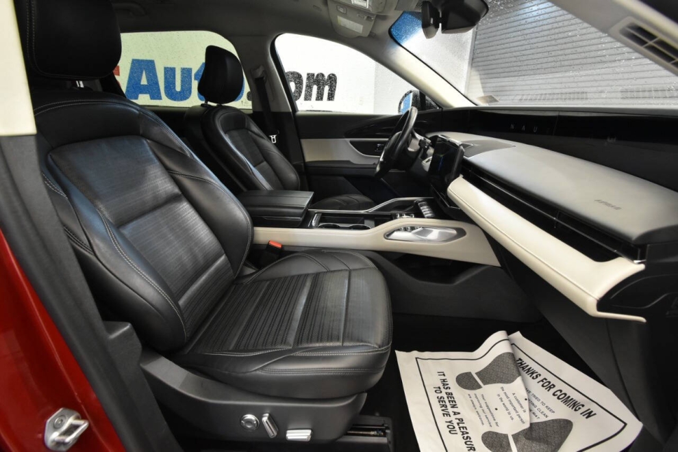 2024 Lincoln Nautilus Reserve AWD 4dr SUV, Red, Mileage: 44,567 - photo 15