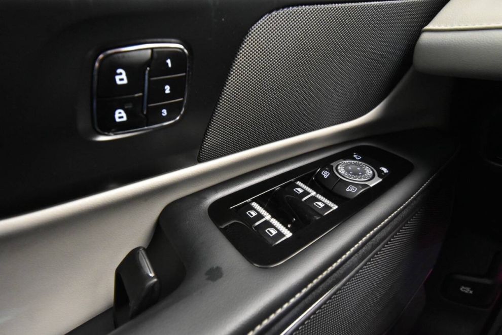 2024 Lincoln Nautilus Reserve AWD 4dr SUV, Red, Mileage: 44,567 - photo 27