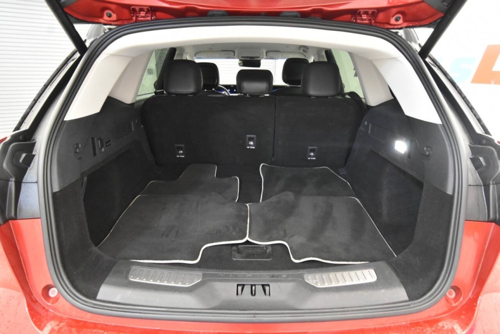 2024 Lincoln Nautilus Reserve AWD 4dr SUV, Red, Mileage: 44,567 - photo 28