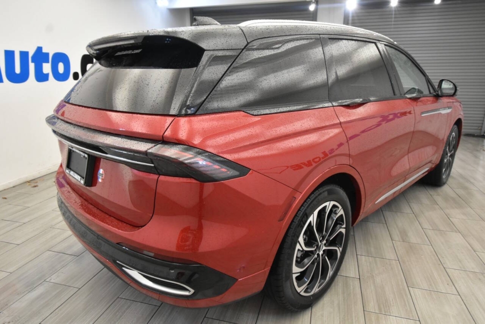 2024 Lincoln Nautilus Reserve AWD 4dr SUV, Red, Mileage: 44,567 - photo 4