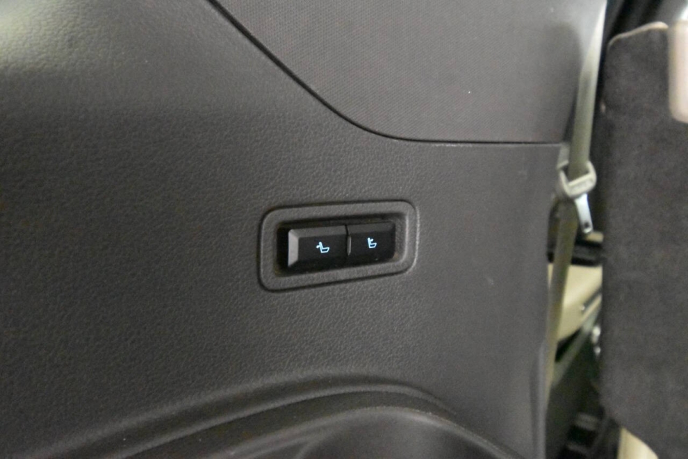 2021 Ford Expedition XLT 4x4 4dr SUV, Blanco, Mileage: 114,041 - photo 34