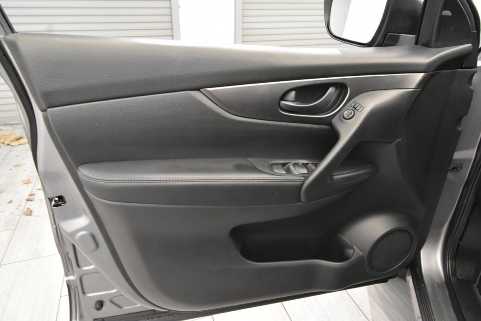 2019 Nissan Rogue Sport S 4dr Crossover, Gray, Mileage: 72,033 - photo 12