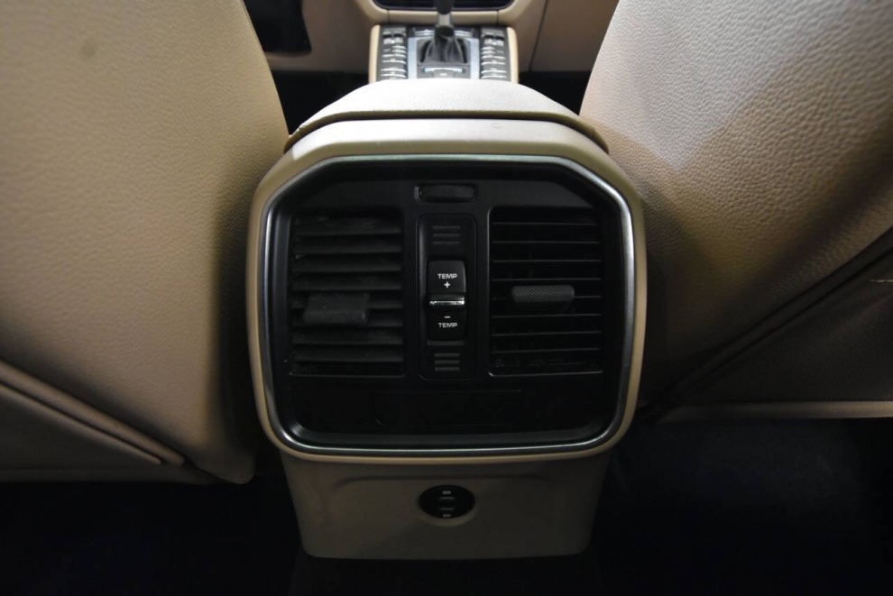 2020 Porsche Macan Base AWD 4dr SUV, Blue, Mileage: 72,446 - photo 19