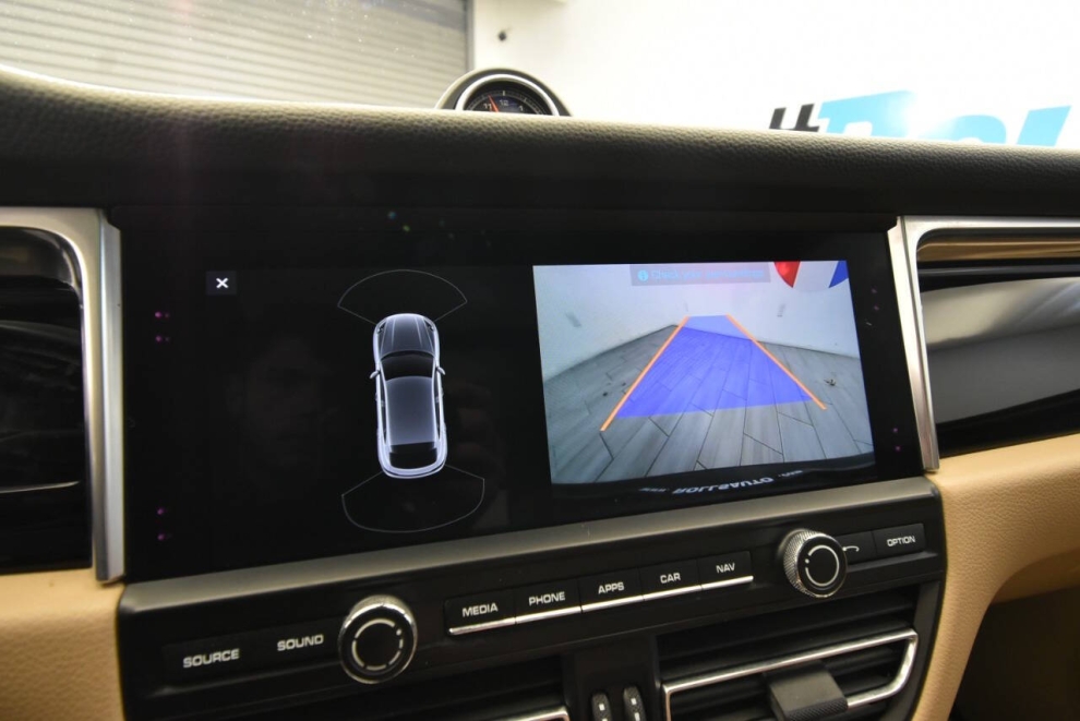 2020 Porsche Macan Base AWD 4dr SUV, Blue, Mileage: 72,446 - photo 24