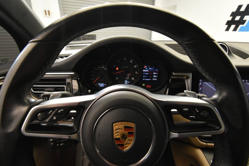 2020 Porsche Macan Base AWD 4dr SUV, Blue, Mileage: 72,446 - photo 25