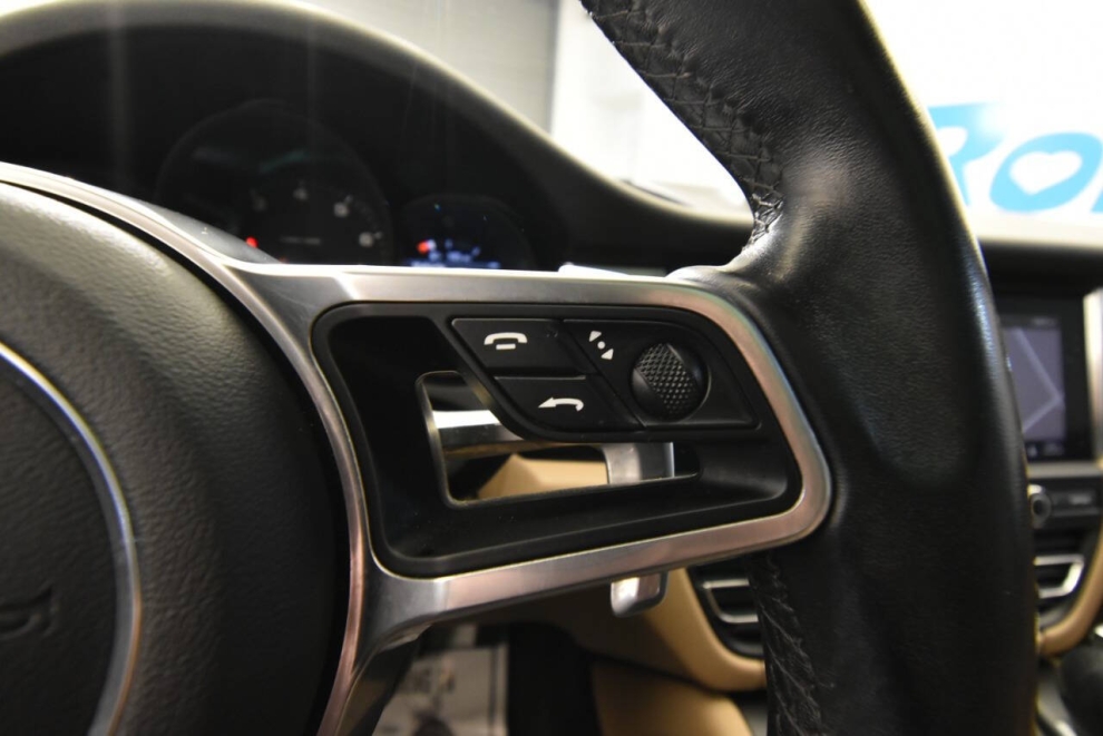 2020 Porsche Macan Base AWD 4dr SUV, Blue, Mileage: 72,446 - photo 27
