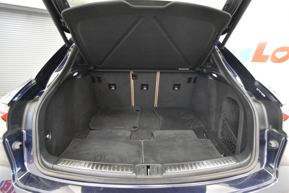 2020 Porsche Macan Base AWD 4dr SUV, Blue, Mileage: 72,446 - photo 33