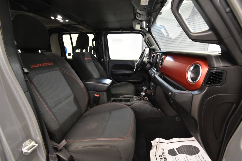 2022 Jeep Gladiator Rubicon 4x4 4dr Crew Cab 5.0 ft. SB, Gray, Mileage: 62,280 - photo 14