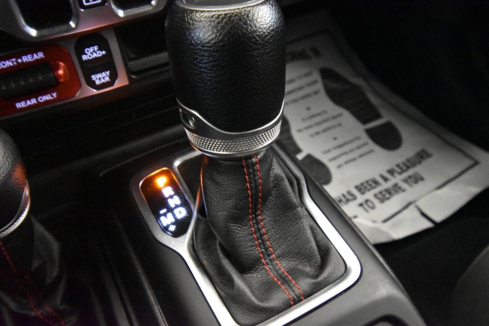 2022 Jeep Gladiator Rubicon 4x4 4dr Crew Cab 5.0 ft. SB, Gray, Mileage: 62,280 - photo 17