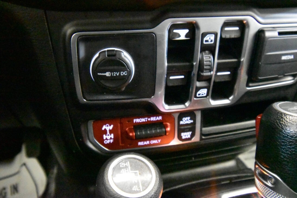 2022 Jeep Gladiator Rubicon 4x4 4dr Crew Cab 5.0 ft. SB, Gray, Mileage: 62,280 - photo 18