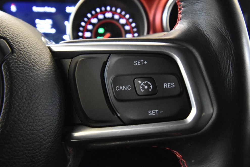 2022 Jeep Gladiator Rubicon 4x4 4dr Crew Cab 5.0 ft. SB, Gray, Mileage: 62,280 - photo 27