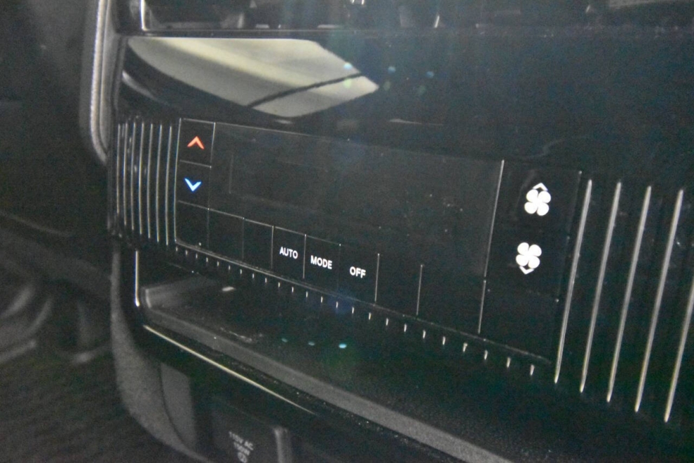 2022 Jeep Wagoneer Series II 4x4 4dr SUV, Gris, Mileage: 74,768 - photo 17