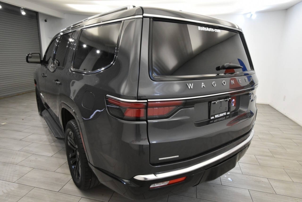 2022 Jeep Wagoneer Series II 4x4 4dr SUV, Gris, Mileage: 74,768 - photo 2