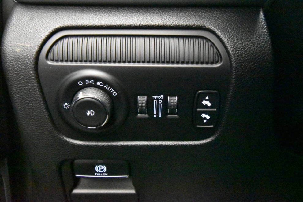 2022 Jeep Wagoneer Series II 4x4 4dr SUV, Gris, Mileage: 74,768 - photo 28