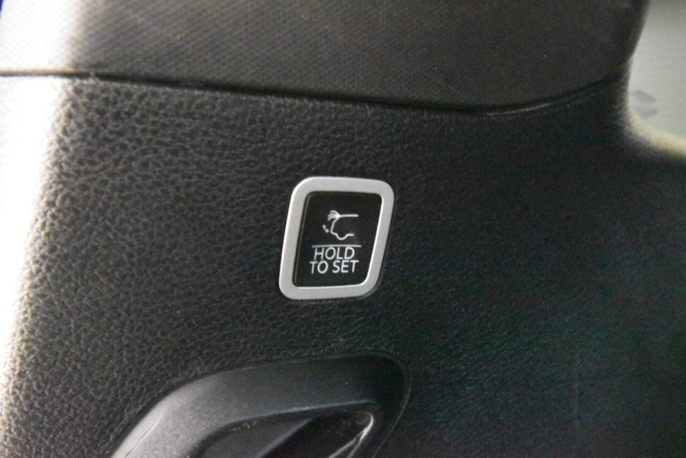 2022 Jeep Wagoneer Series II 4x4 4dr SUV, Gris, Mileage: 74,768 - photo 32