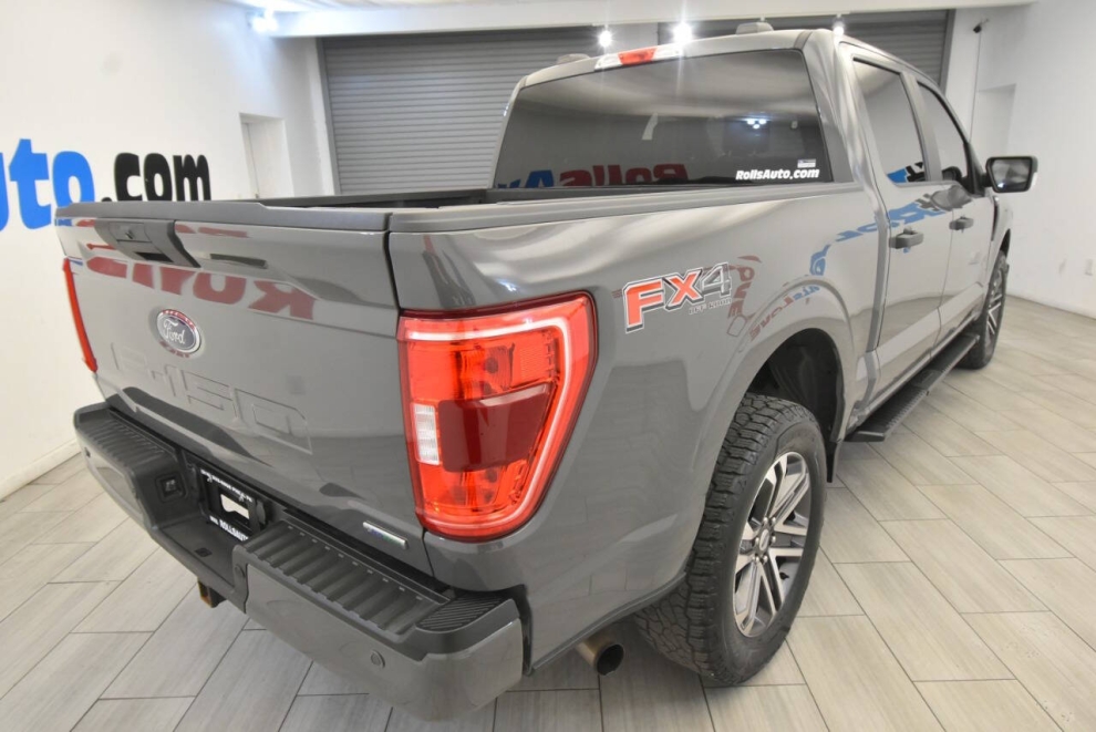 2021 Ford F-150 XL 4x4 4dr SuperCrew 5.5 ft. SB, Gray, Mileage: 74,443 - photo 4