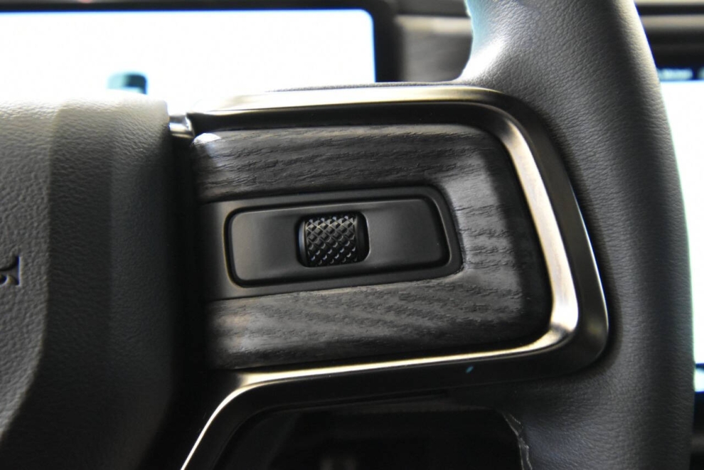 2023 Rivian R1S Launch Edition AWD 4dr SUV, Silver, Mileage: 76,411 - photo 28