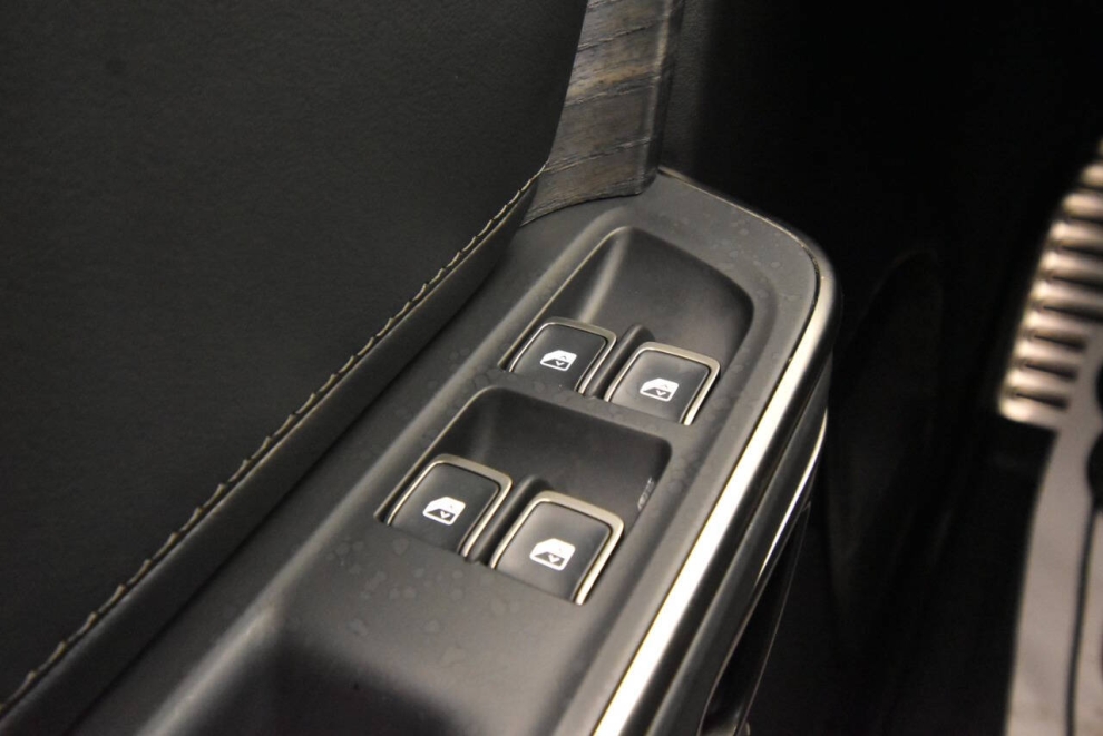 2023 Rivian R1S Launch Edition AWD 4dr SUV, Silver, Mileage: 76,411 - photo 31