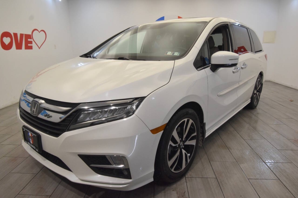 2019 Honda Odyssey Elite 4dr Mini Van, White, Mileage: 101,961 